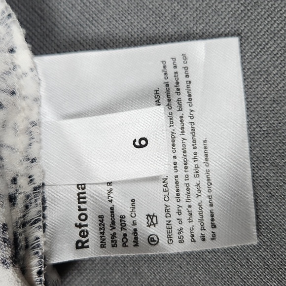 Reformation- Women's Neutral Snake Print Maxi Skirt - Size 6 - Picture 3 of 3